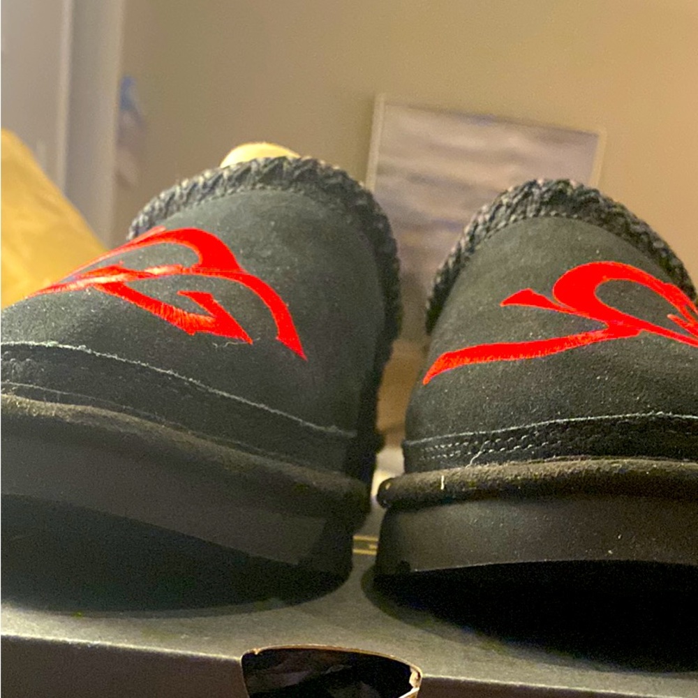 Brand New Tasman Slippers